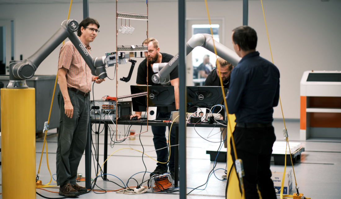 Unikátní technologie robotického měření tloušťky laku před vypálením