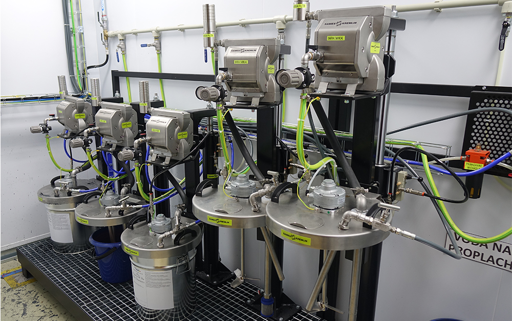 Mokrá robotická lakovna pro výrobce vakuových pump