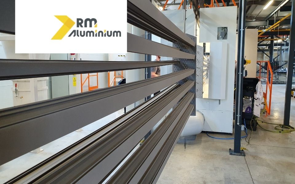 Line for coating of aluminium profiles