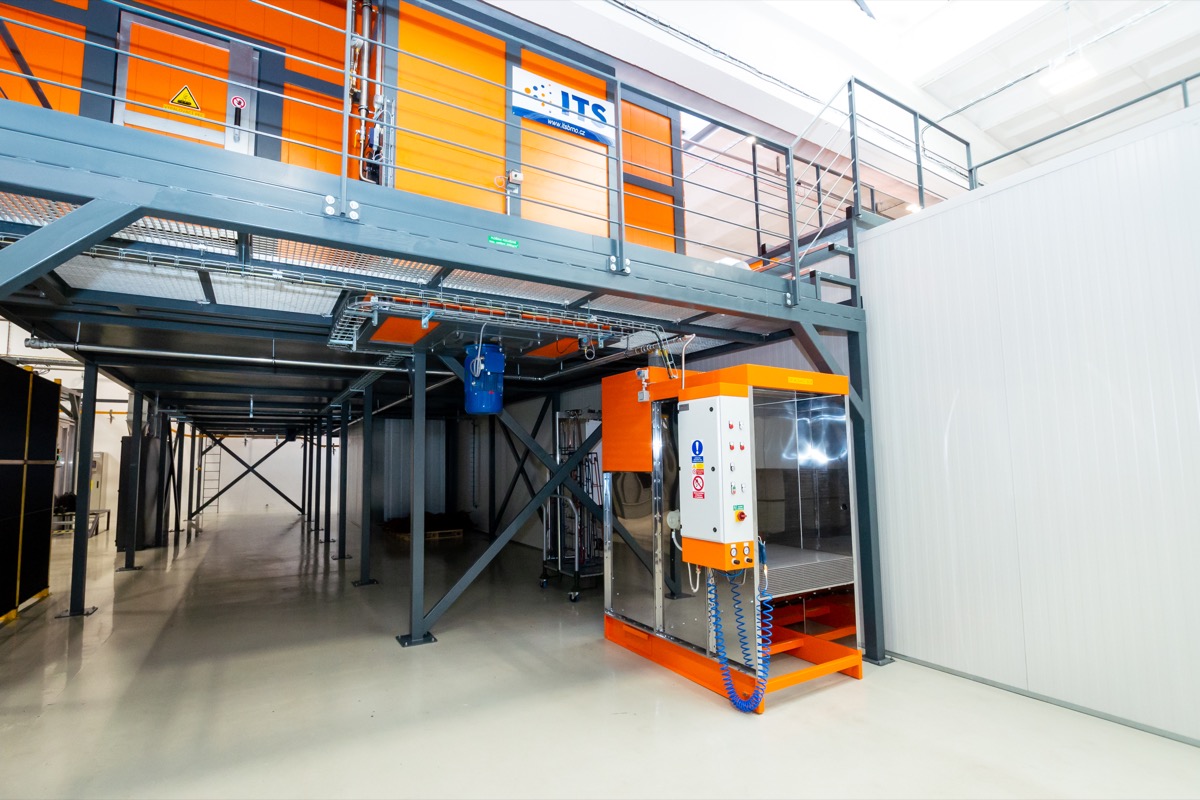 Robotická lakovna se 7° chemickou předúpravu