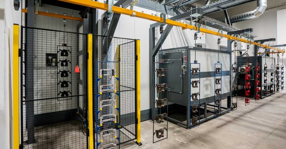 Robotische Pulverbeschichtungsanlage für die Bremsenproduktion