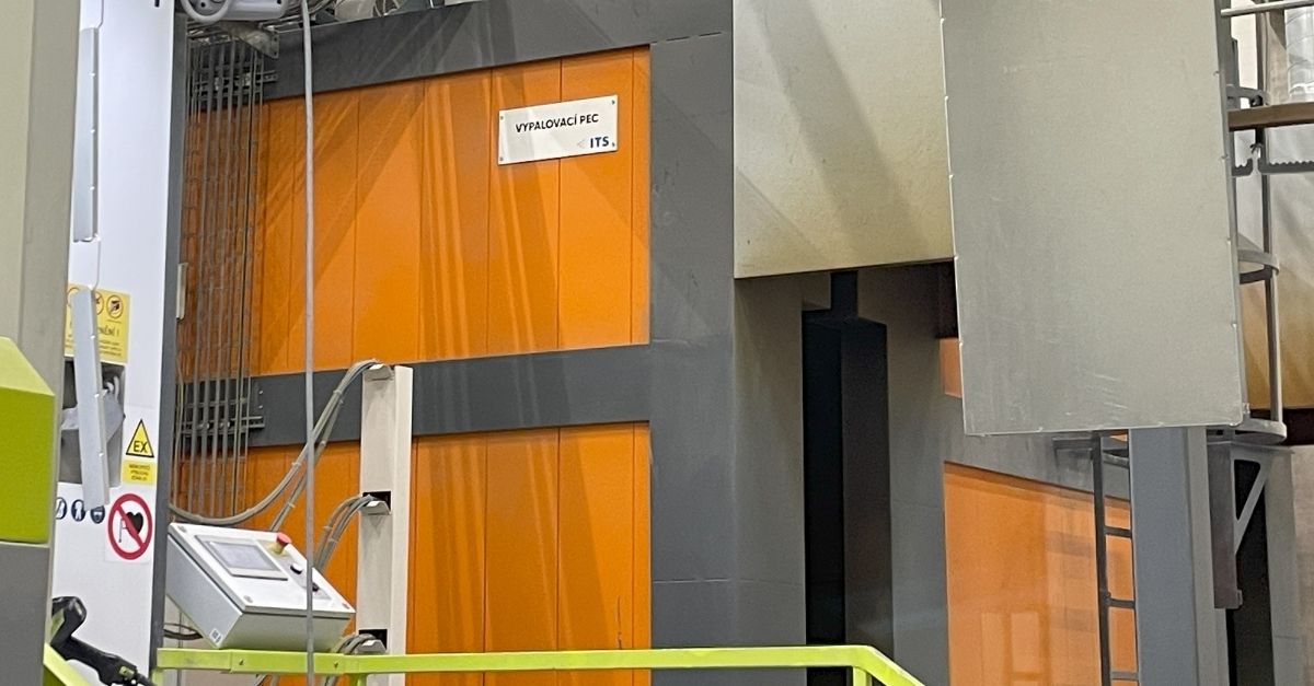 Nová průběžná prášková lakovna s robotickým lakováním